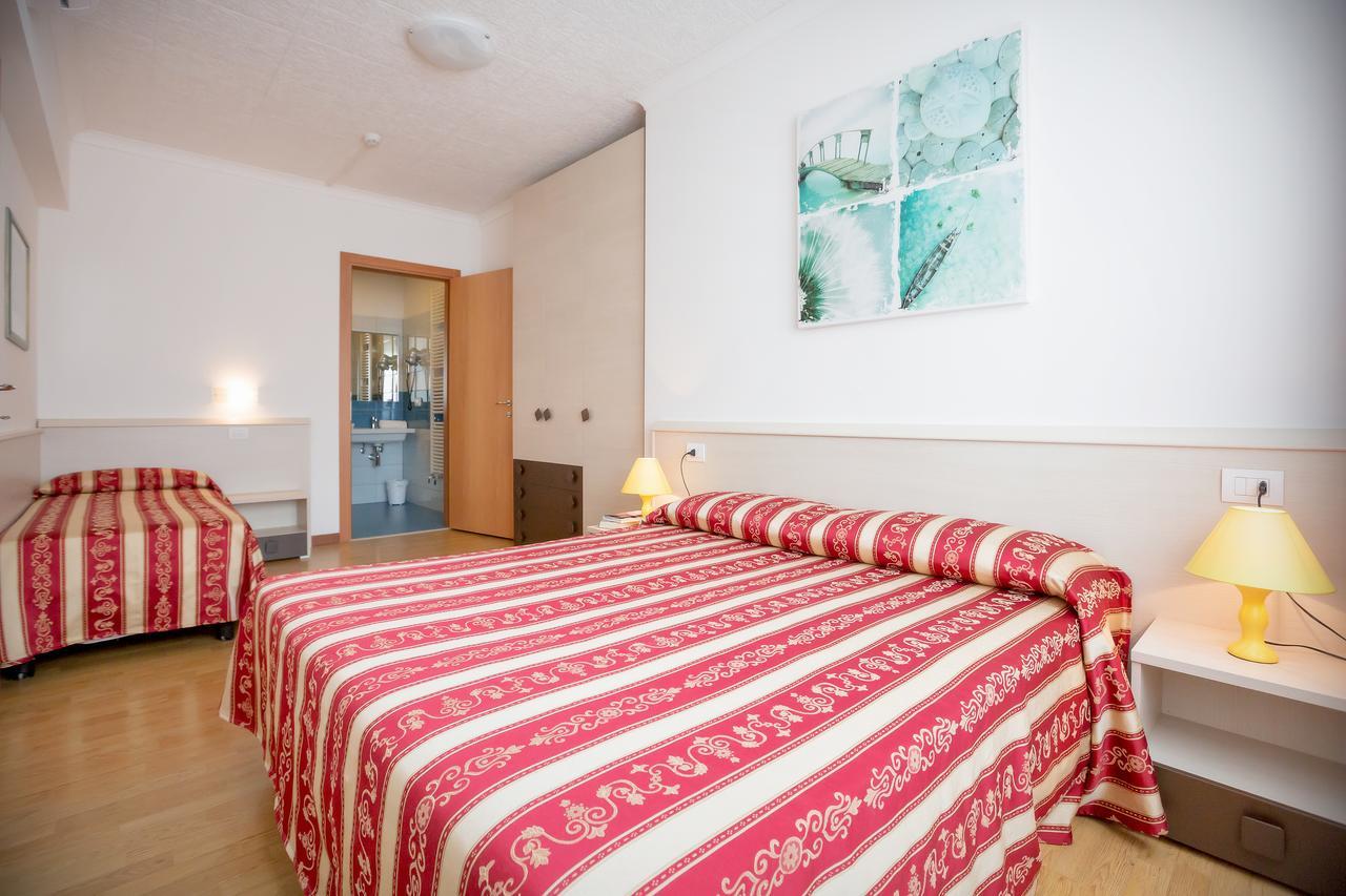 Hotel Palladio Каорле Екстериор снимка